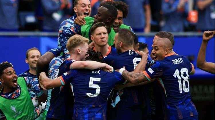 <p>7 - HOLLANDA - 1756</p>
