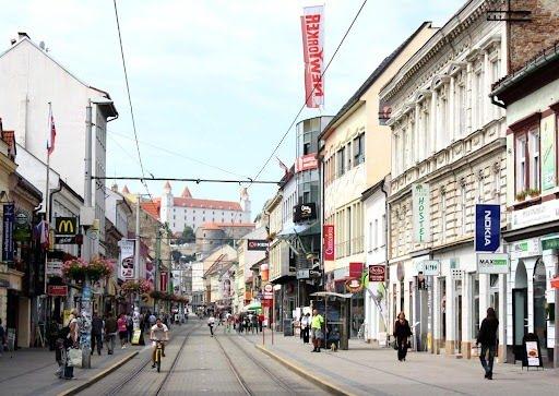 <p>43- Slovakya - Bratislava - Obchodná Ulica</p>

<p> </p>

<p> </p>
