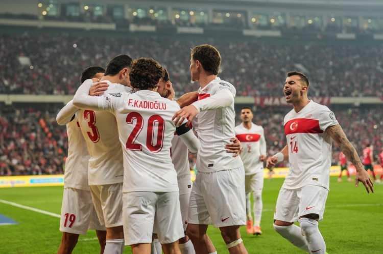 <p>A Millî Takımımız, son olarak teknik direktörlük görevini Fatih Terim'in yürüttüğü dönemde, 1 Haziran 2017 tarihinde açıklanan FIFA sıralamasında bu konuma ulaşmıştı.</p>
