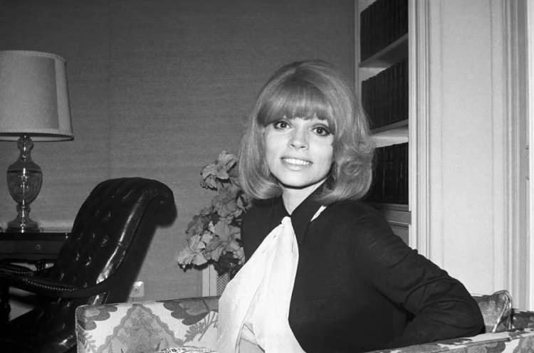 <p><strong>"Pepa Bandera" ve "Paco, Paco, Paco" gibi imza şarkıların sahibi dünyaca ünlü İspanyol şarkıcı Encarnita Polo'dan sevenlerini kahreden haber geldi.</strong></p>
