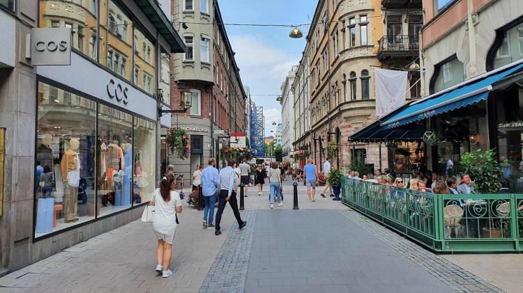 <p>27- İsveç - Stockholm - Biblioteksgatan</p>

<p> </p>

<p> </p>
