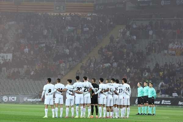 <p>Filistin Milli Takımı, geçen cumartesi günü de İspanya'nın kuzeyindeki Bask'ın bölgesel takımı ile dostluk maçı yapmıştı.</p>
