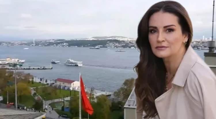 <p><span style="color:#B22222"><em><strong>Bir döneme damga vuran "Akasya Durağı" dizisinde oynadığı "Şoför Leyla" rolüyle büyük beğeni toplayan Ayça İnci, 3+1 deniz manzaralı evinin kapılarını ilk kez "Evrim Akın ile Ev Gezmesi" programına açtı.</strong></em></span></p>
