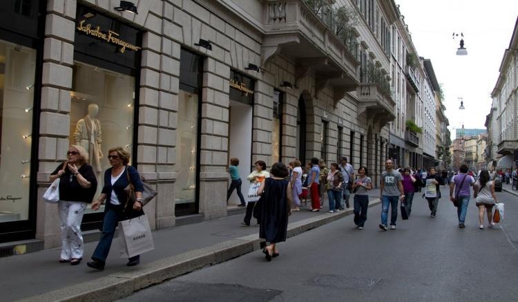 <p>2- Milano, İtalya - Montenapoleone</p>

<p> </p>

<p> </p>

<p><strong>Yıllık metrekare başına kira ücreti: 20 bin euro</strong></p>

<p> </p>

<p> </p>

<p> </p>

<p> </p>
