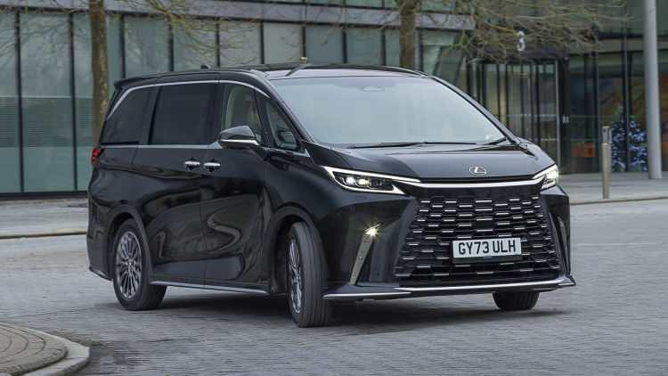 <p><strong>LEXUS</strong></p>

<p>LM</p>
