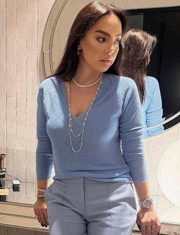 <p><strong>Çift sıralı pırlanta kolye, lüks marka saat, tektaş, küpe, bilezik ve kolye tercih eden Gündeş'in takılarının toplam değerinin yaklaşık 23,8 milyon lira olduğu öne sürüldü.</strong></p>
