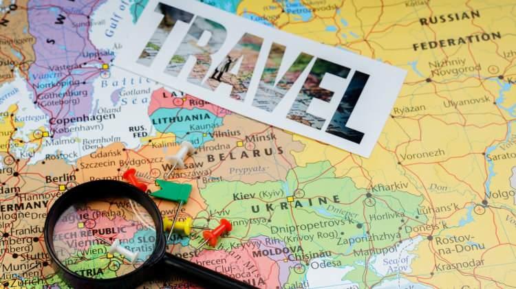 <p><strong>Ünlü bavul depolama şirketi "Stasher" tarafından yapılan yeni bir araştırma, "dünyanın en hayal kırıklığına uğratan turistik noktalarını" gözler önüne serdi. Google yorumları ve TikTok beğenilerini analiz eden şirket, 101 turistik noktayı mercek altına aldı. Ancak listede yer alan turistik noktalar tartışmaları beraberinde getirdi.</strong></p>
