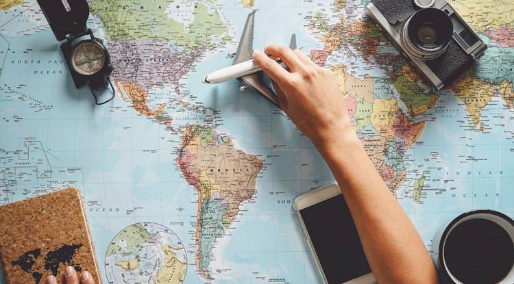 <p><span style="color:#B22222"><em><strong>Bavul depolama şirketi "Stasher", Google yorumları ve sosyal medya paylaşımlarını inceleyerek "dünyanın en çok hayal kırıklığına uğratan 10 tatil noktasını" belirledi. 101 popüler destinasyon arasında yapılan değerlendirmede Türkiye'den bir rotaya da yer verildi. İşte, sosyal medyada tartışmalara neden olan listenin detayları...</strong></em></span></p>
