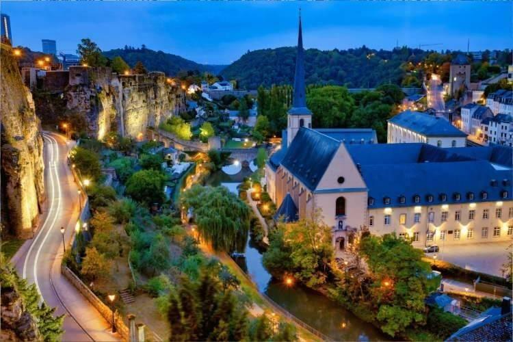 <p><span style="color:inherit"><strong><span style="color:rgb(178, 34, 34)">17)&nbsp; L&Uuml;KSEMBURG</span>&nbsp; |&nbsp; 2.3</strong></span></p>

<p>&nbsp;</p>
