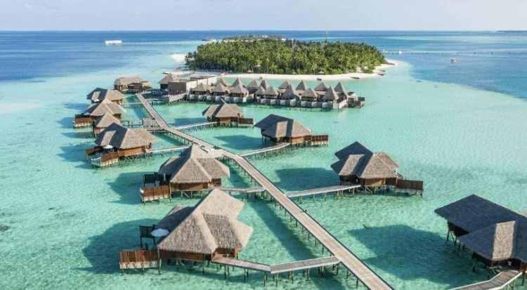 <p><span style="color:inherit">Batı &uuml;lkelerindekine benzer uzun mahkeme s&uuml;re&ccedil;leri yoktur. Kadın da mahkemeye giderek kocasından olduk&ccedil;a kolay bir şekilde (kıyaslandığında) boşanabilir.&nbsp;<strong>&Ccedil;ok b&uuml;y&uuml;k mali kısıtlamalar yoktur, boşanmadan sonra m&uuml;lk&uuml;n b&ouml;l&uuml;nmesi gerekmez ve nafaka yoktur.</strong></span></p>

<p>&nbsp;</p>
