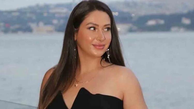 <p>Kamuoyunda geniş yankı uyandıran bu ölüm sonrası, Özkan'ın eşinden <strong>ihmal iddiaları</strong> gündeme gelmiş ve hastaneye soruşturma açılmıştı.</p>
