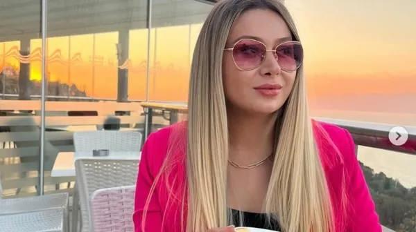 <p>Neşe Özkan'ın eşi <strong>İskender Özkan</strong>, Show Haber'e konuk oldu ve hem hastane hem de doktor hakkında <strong>çarpıcı açıklamalarda</strong> bulundu. </p>
