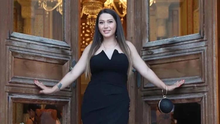 <p><span style="color:#800080"><strong>O DOKTOR GÖREVİNE DEVAM EDİYOR</strong></span></p>
