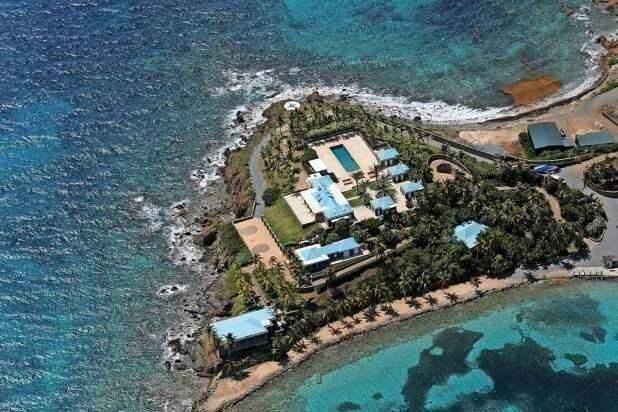 <p><span style="color:#B22222"><strong>İŞTE EPSTEIN ADASI</strong></span></p>
