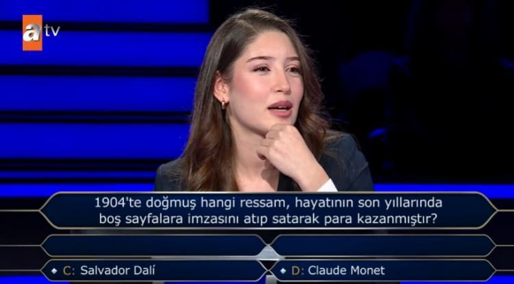 <p><strong>"C- Salvador Dali" ve "D- Claude Monet" seçenekleri arasında düşünen yarışmacı "C" seçeneği "Salvador Dali" dedi.</strong></p>
