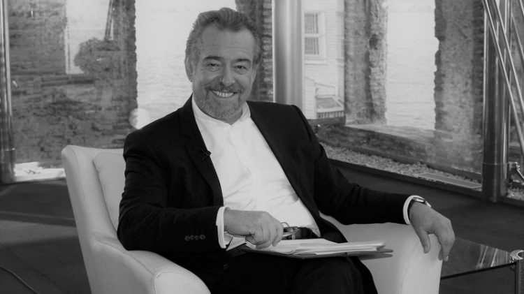 <p><strong>EŞİYLE İLGİLİ AÇIKLAMA YAPMIŞTI</strong></p>

<p>Güneri Civaoğlu 2019'da bir gazeteye verdiği röportajında eşi Canan Civaoğlu ile ilgili şunları söylemişti:</p>

<p> </p>

<p> </p>
