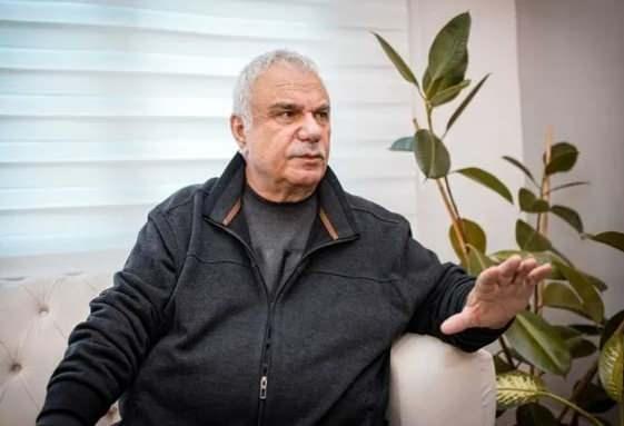 <p><strong>Bir dönemin en çok izlenen yapımlarından biri olan "Yaprak Dökümü"nde oynadığı "Ali Rıza Bey" karakteriyle hafızalara kazınan usta oyuncu Halil Ergün, son açıklamasıyla gündeme geldi.</strong></p>
