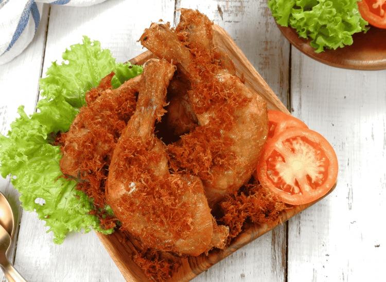 <p><strong>16. AYAM GORENG / ENDONEZYA</strong></p>
