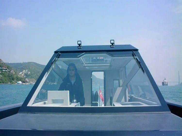 <p>Oyuncunun yaptığı bu yatırım, denize olan ilgisinin ve tekne tutkusunun bir göstergesi olarak yorumlanıyor.<br />
 </p>
