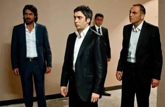 <p><span style="color:#B22222"><strong>DEĞİŞİMİNE KİMSE İNANAMADI</strong></span></p>
