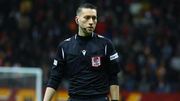 <p>Kimlik bilgilerinin çalındığı iddiasıyla suç duyurusunda bulunan ve bahis oynamadığını, bahis sitesine üye olmadığını söyleyen hakem Zorbay Küçük'ün ise adına 2 işlem sayısıyla toplamda 5 bin liralık bir işlem hacminin olduğu belirtildi.</p>
