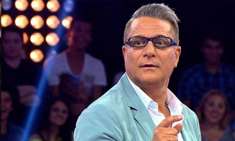 <p>Ünlü sunuc ve şovmenin kaçış sendromu rahatsızlığının nüksetmesi üzerine evinde fenalaştı.</p>
