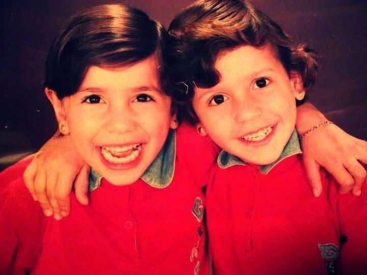 <p><span style="color:#B22222"><strong>&ldquo;6 YIL BOYUNCA KİMSESİZ &Ccedil;OCUKLARLA BİRLİKTE YAŞADIM, &Ccedil;OK AĞIRDI&rdquo;</strong></span></p>

<p>&nbsp;</p>

<p>6 yıl boyunca kimsesiz &ccedil;ocuklarla birlikte yaşadığını dikkat &ccedil;eken Nebioğlu, <strong><em>"G&ouml;zlerimi &Ccedil;ocuk Esirgeme Kurumu'nda a&ccedil;tım. 6 yıl boyunca kimsesiz &ccedil;ocuklarla birlikte yaşadım. O yıllar &ccedil;ok ağırdı. Karanlık odalar, a&ccedil;lık, sefalet. 1988'li yılların şartları &ccedil;ok zordu.</em></strong></p>
