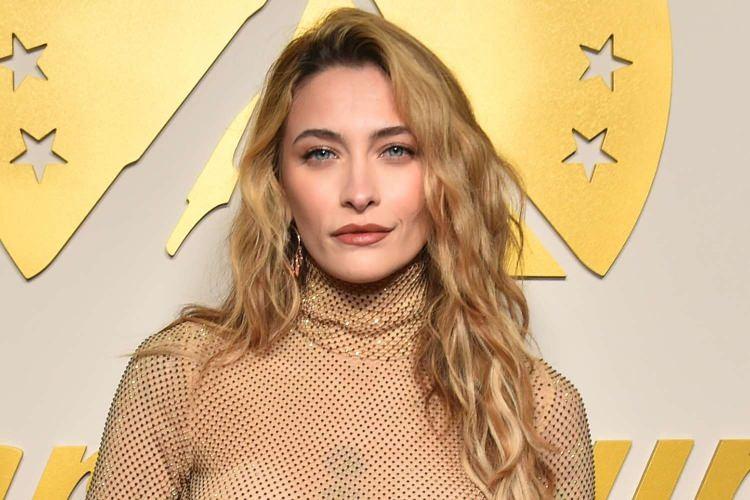 <p><strong>Mahkemeye sunulan dilek&ccedil;ede, "Paris, babasının mirasının artık John Branca&rsquo;nın kendini zenginleştirdiği bir araca d&ouml;n&uuml;şt&uuml;ğ&uuml;nden endişe duyuyor" ifadelerine yer verildi.</strong></p>
