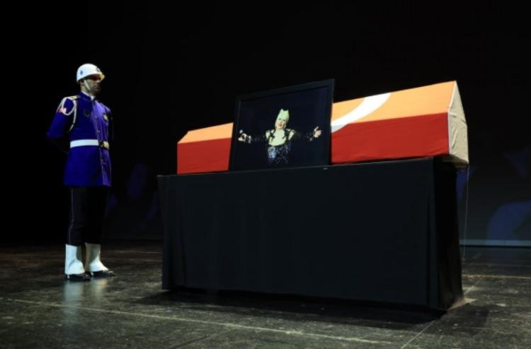 <p>"MUAZZEZ ABACI'YA BÜYÜK VEFASIZLIK"</p>

<p> </p>
