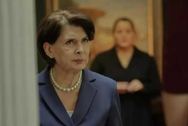 <p><strong>KAZA ANINI ANLATTI</strong></p>

<p>Aylar sonra ilk kez bir etkinlikte görüntülenen 78 yaşındaki usta oyuncu, basın mensuplarına kazanın detaylarını anlattı. 2. Sayfa mikrofonlarına konuşan Sezer, yaşadıkları anı şu sözlerle aktardı:</p>

<p> </p>
