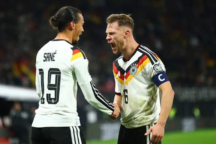 <p>Süddeutsche Zeitung: "Herkesin beklediği gibi: Sane, Almanya'yı Dünya Kupası'na taşıdı"</p>
