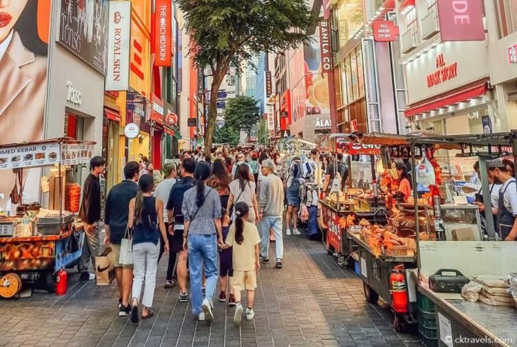 <p>9- Seul, Güney Kore - Myeongdong</p>

<p> </p>

<p> </p>

<p><strong>Yıllık metrekare başına kira ücreti: 5 bin 997 euro</strong></p>

<p> </p>

<p> </p>
