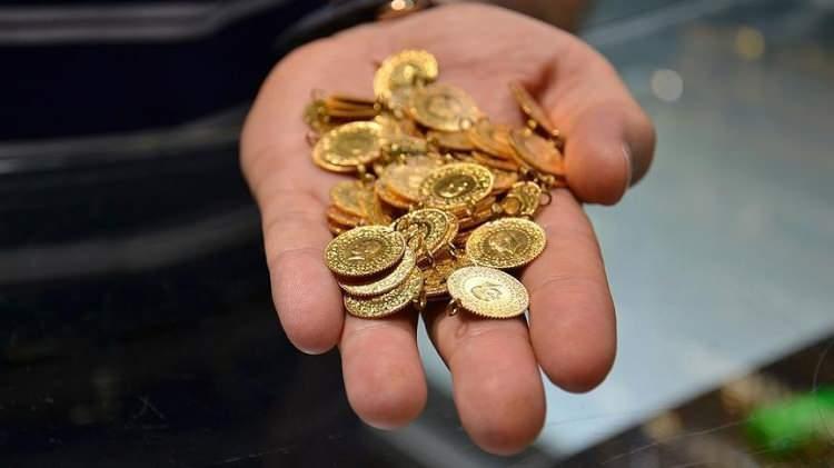 <p><strong>“Altınım var diye sevinmeyin, 2025 ve 2026 manipülasyon yılları”</strong></p>

<p>Memiş’in en sert uyarısı ise piyasalardaki manipülasyonlara yönelik oldu. Özellikle ekim ve kasım aylarında altın, gümüş ve kripto paralarda sert hareketler olduğunu hatırlattı:</p>
