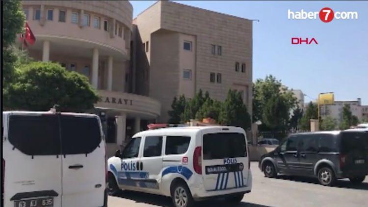 <p>İddiaya göre, 20 yaşlarında olan Habip A., aynı iş yerinde çırak olarak çalışan 15 yaşındaki Muhammed Kendirci'nin makatına kompresörle hava bastı. </p>

<p> </p>
