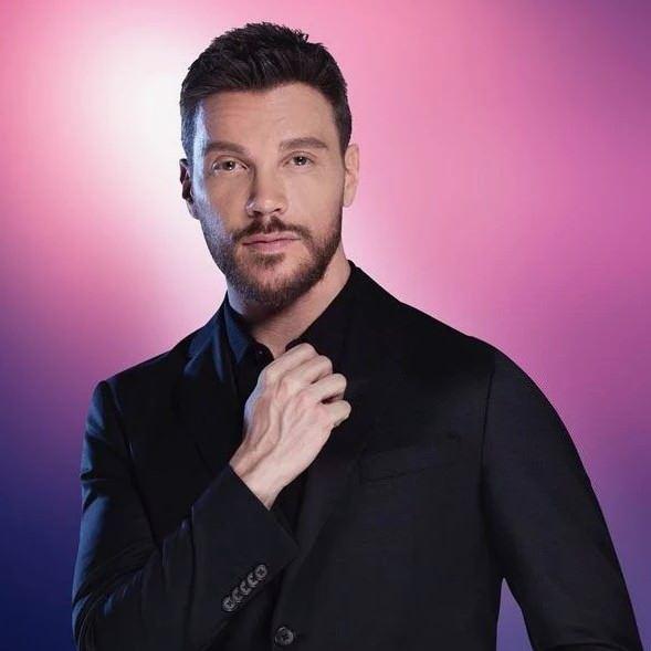 <p><span style="color:#B22222"><strong>"SEN NE YÜCE ŞEYSİN"</strong></span></p>

<p><em><strong>"Gerçekten 100,150 bin kişi aynı gün aynı saatte bilet alıyor mu bu ülkede? Ben hiç zannetmiyorum... Pazarlama tekniği sen ne yüce şeysin..."</strong></em></p>

<p> </p>
