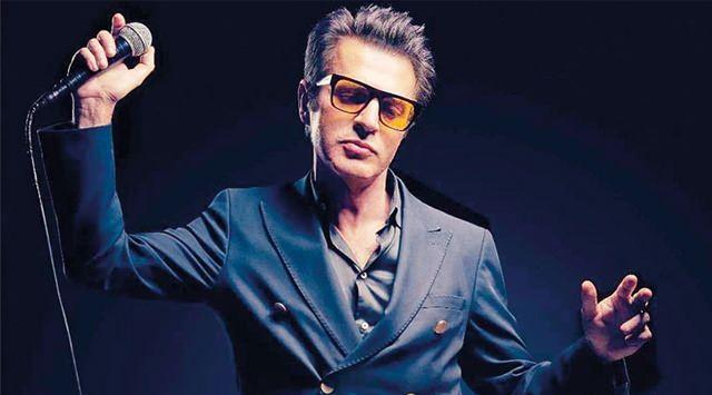 <p><span style="color:#800080"><em><strong>Teoman, "Oyunculuk kutsal mı?" tartışmasına m&uuml;zik cephesinden yanıt verdi. &Uuml;nl&uuml; sanat&ccedil;ı, "Şarkıcılık kutsal değil, altı &uuml;st&uuml; şarkıcıyız" diyerek g&uuml;ndeme damga vurdu.</strong></em></span></p>
