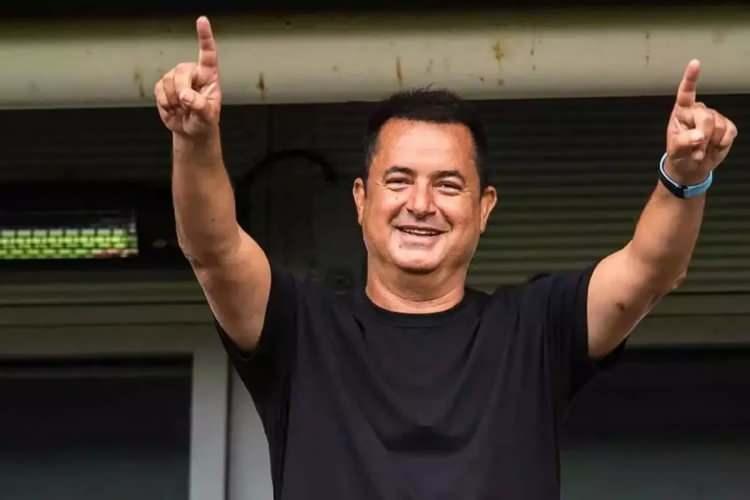 <p>Acun Ilıcalı'ya sosyal medya hesabından seslenen Turabi, paylaşımından kısa bir süre sonra sanki <strong>Ilıcalı'dan yanıt gelmiş gibi kendisiyle dalga geçen</strong> bir paylaşım yaptı.</p>
