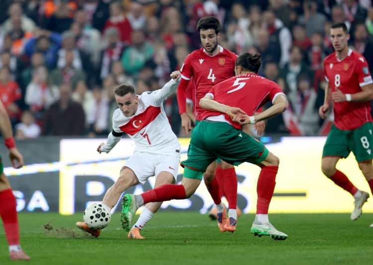 <p><span style="color:inherit">Türkiye'de en çok takip edilen spor olan futbol, taraftar sayısı oldukça merak ediliyor. </span></p>

<p> </p>
