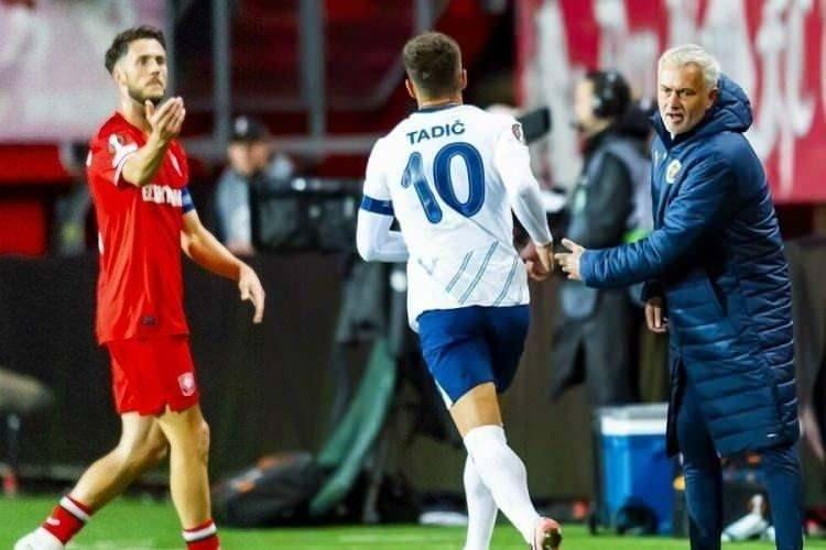 <p><span style="color:#B22222"><strong>BATMAN</strong></span></p>

<p> </p>

<p><strong>Fenerbahçe</strong></p>
