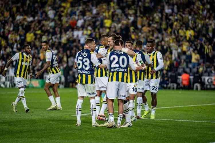 <p><span style="color:#B22222"><strong>İSTANBUL</strong></span></p>

<p> </p>

<p><strong>Fenerbahçe</strong></p>
