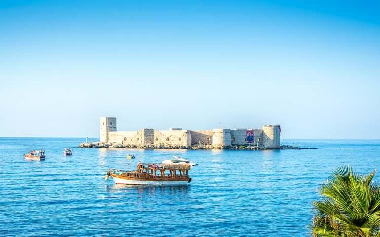 <p><span style="color:#B22222"><strong>MERSİN</strong></span></p>

<p><strong>Kadınlarda ortalama yaşam s&uuml;resi: 81,6</strong></p>

<p><strong>Erkeklerde ortalama yaşam s&uuml;resi: 76,3</strong></p>

<p><strong>Ortalama: 78,9</strong></p>
