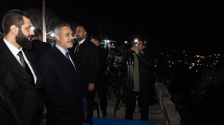 <p><strong>"SURİYE VE KIBRIS'TA NÜFUZ MÜCADELESİ"</strong></p>

<p>Bhol haber sitesi, İsrail'in bölgesel etkisini artırmak ve Türkiye karşısında yeni bir güç dengesi yaratmak amacıyla Güney Kıbrıs'a hava savunma sistemleri konuşlandırdığını bildirdi. </p>
