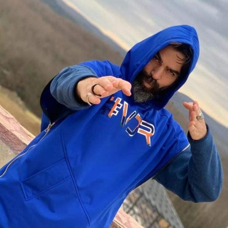 <p><span style="color:#FF0000"><strong>KURULUŞ ORHAN'IN KADROSUNA DAHİL OLDU</strong></span></p>

<p><strong>Pektaş sevenlerine bir sürpriz yaparak ünlü projeyle el sıkıştı. Yeni sezona iddialı bir başlangıç yapan "Kuruluş Orhan"ın kadrosuna dahil olan ünlü oyuncunun "Abdurrahman" rolüyle sevenlerinin karşısına çıkacağı öğrenildi. </strong></p>
