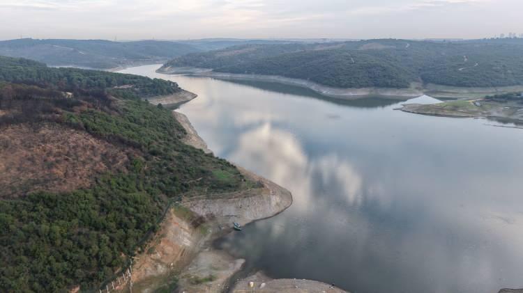 <p>Baraj gölünde su seviyesini ölçmek için yapılan kuleler ise tamamen açıkta kaldı.</p>

<p> </p>

