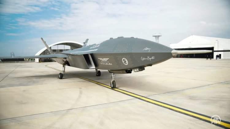 <p>İsrail medyası, Tel Aviv'in, Güney Kıbrıs Rum Yönetimi'ne hava savunma sistemleri konuşlandırarak bölgedeki dengeleri kendi lehine çevirmeye çalıştığını ileri sürdü.</p>
