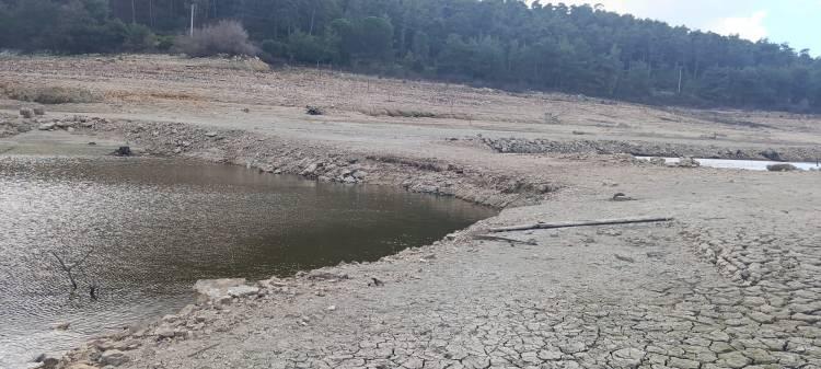<p>Toprağın üzerinde beliren kalıntılar, kazanın ardından geçen onca yıla rağmen bölge halkının içindeki sızıyı yeniden canlandırdı.</p>
