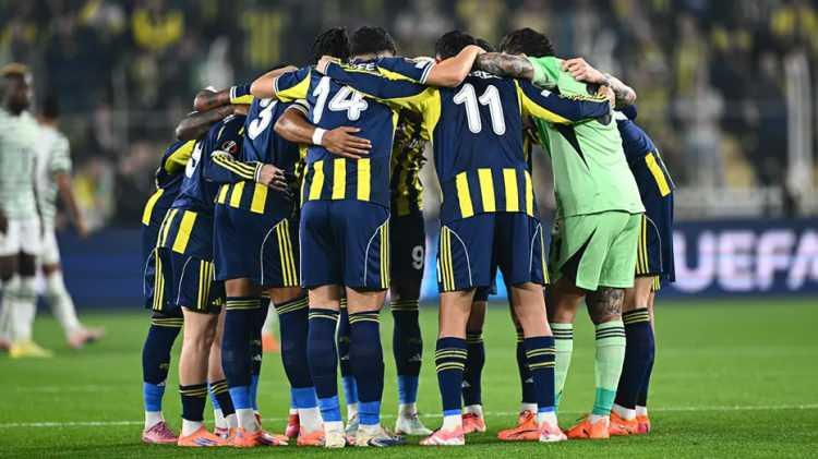<p>Fenerbahçe'nin UEFA Avrupa Ligi'nde sahasında Ferencvaros ile 1-1 berabere kalması Macaristan basınında geniş yanı uyandırdı. </p>

