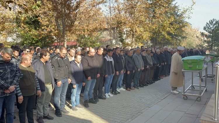 <p>Cumhuriyet Başsavcılığınca iki kişinin ölümüne ilişkin başlatılan soruşturma kapsamında işletme sahibi Ö.K., işletme müdürü F.B. ve işletme şefi İ.Ö. gözaltına alındı. </p>
