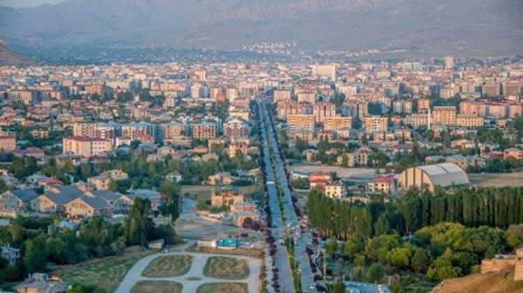 <p><strong>6. Van</strong></p>

<p> </p>

<p>Turizm ve ticaret hacmindeki büyüme fiyatlara yansıdı.</p>

<p> </p>
