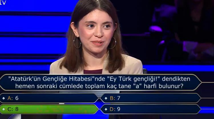 <p><strong>Oktay Kaynarca yarışmacıya nasihat ederek, "Mutlaka gittiğinde bir daha oku. Defalarca okunması gereken ve aklımızdan çıkmaması gereken bir öğreti" dedi.</strong></p>
